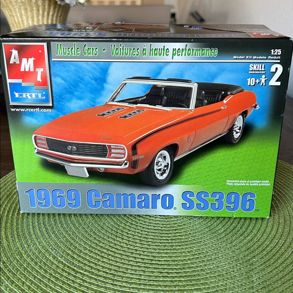 AMT 1969 Camaro SS396 Model Kit - Orange 2003